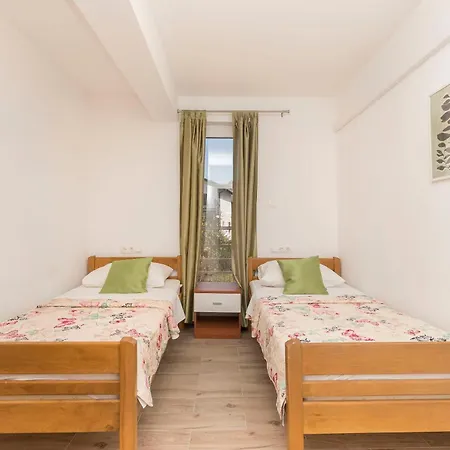 Family Villaarta Apartment Murter