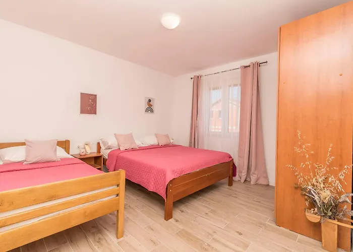 Apartments Family Villaarta Murter